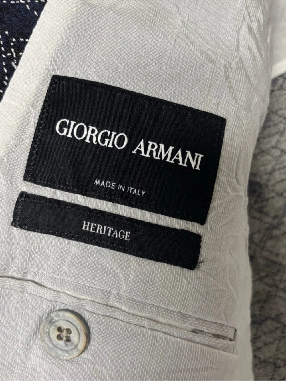Giorgio Armani Men’s RARE 3 Piece Suit Sz 52R Blazer-vest-pants NWT